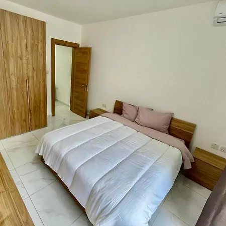 Bayview Baluta 2 Bedroom App 08 *